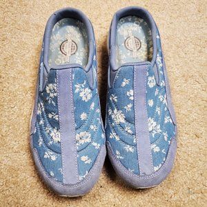 Traveltime slip on house shoes